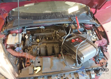 2016 Ford Focus Se z USA, uszkodzony, nr VIN 1FADP3F28GL244646